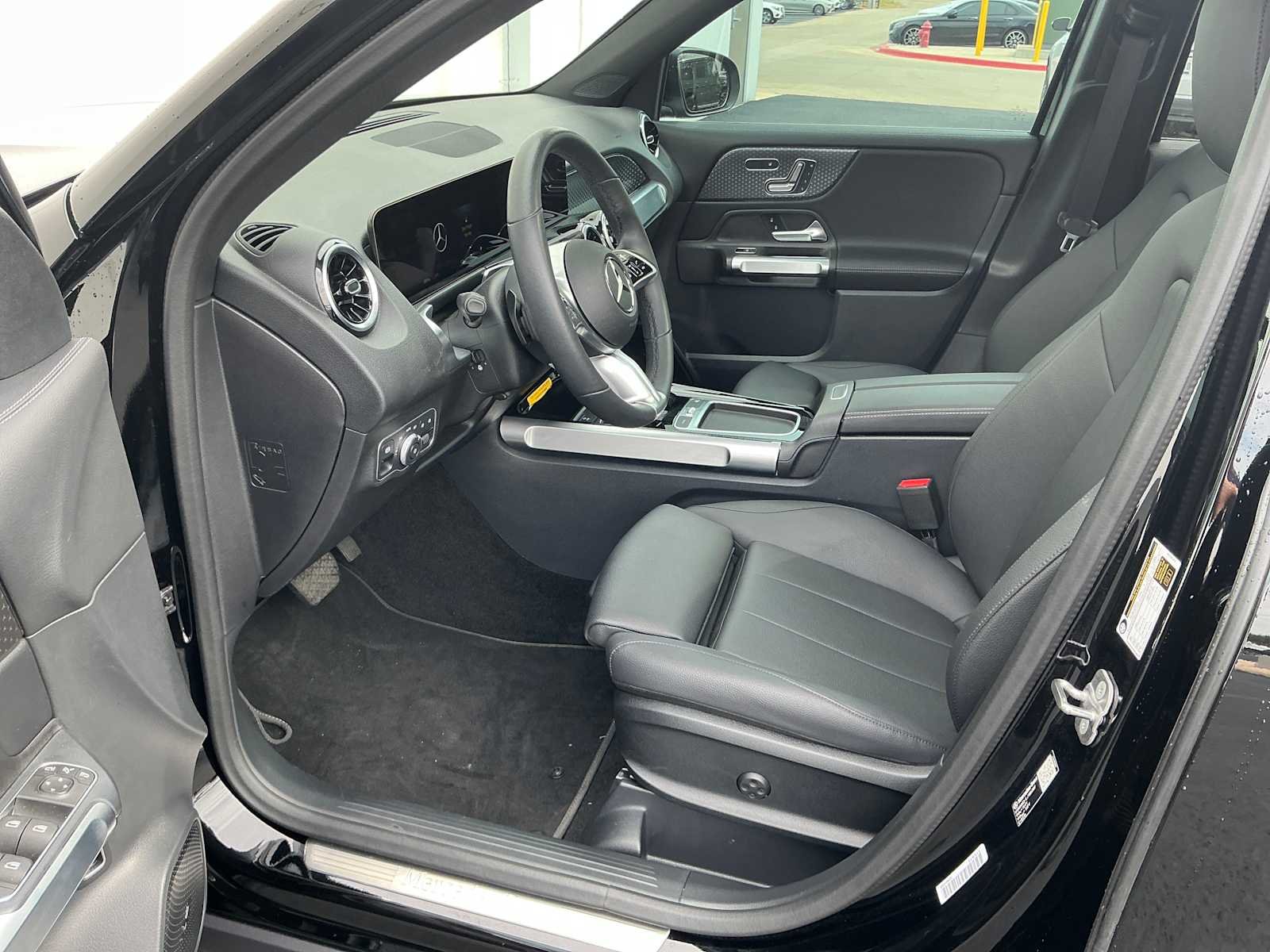 Used 2026 Night Black Mercedes-Benz GLB 250 image 10
