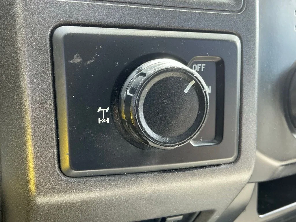 Used 2018 White Ford XL image 27