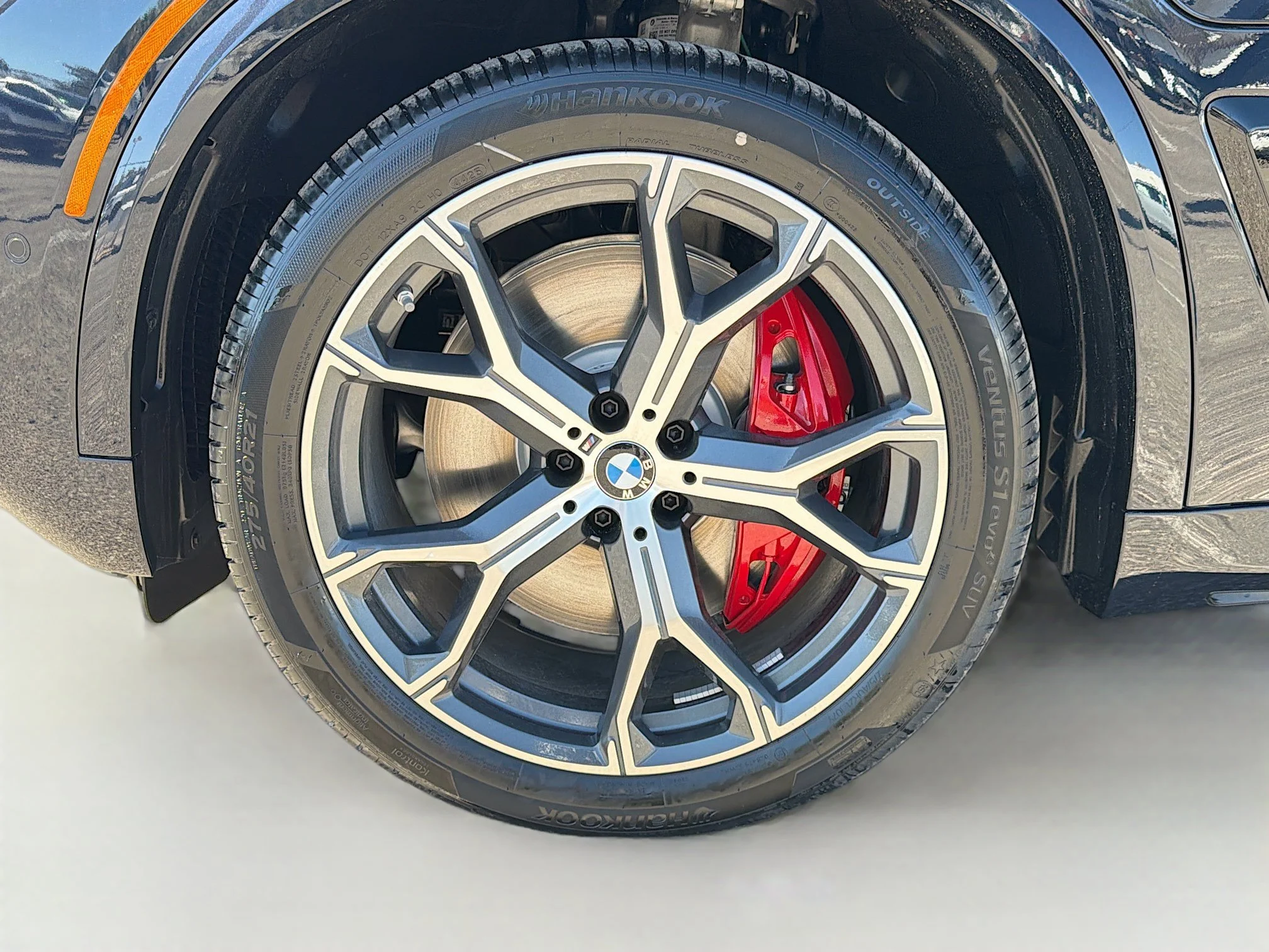 New 2026 Carbon Black Metallic BMW xDrive50e image 42