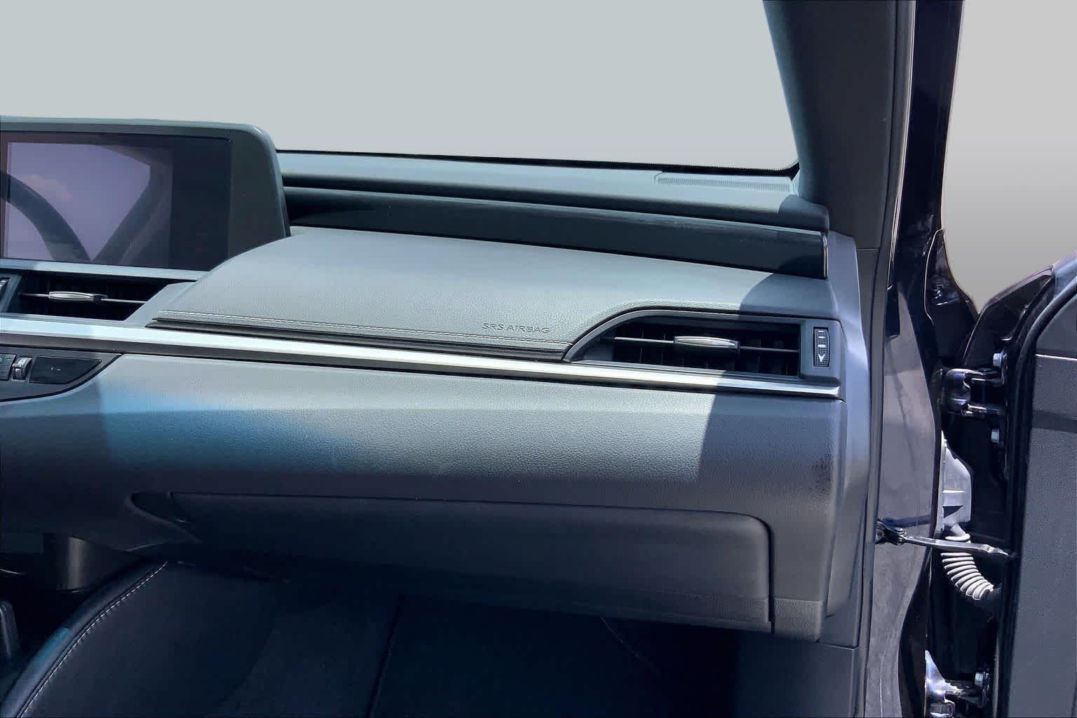 Used 2019 Nightfall Mica Lexus  image 18