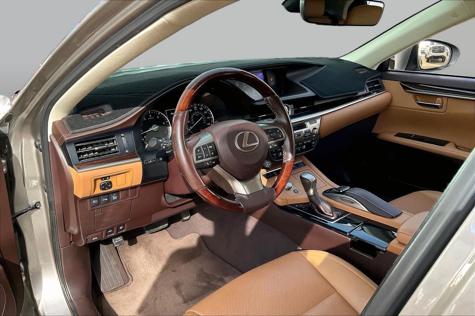 Used 2017 Atomic Silver Lexus  image 15