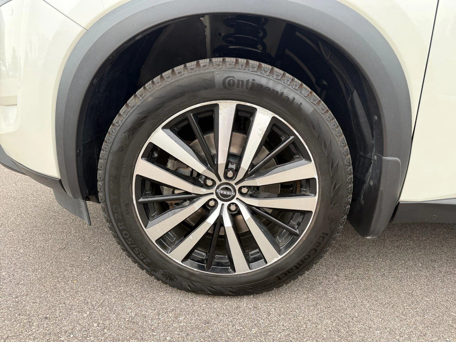 Used 2023  Nissan Platinum image 30