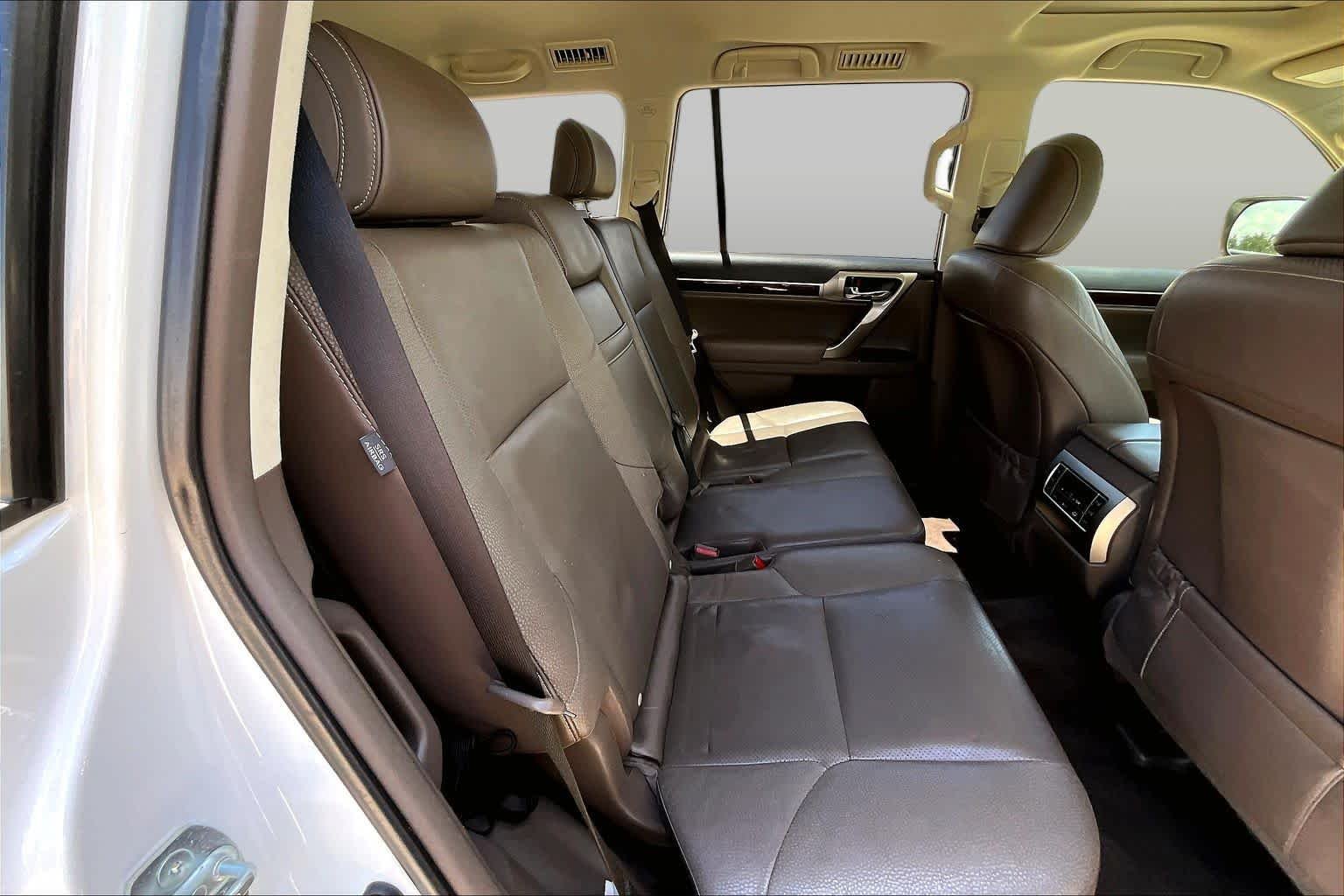 Used 2016 Starfire Pearl Lexus  image 19
