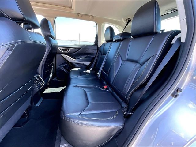 Used 2023 Ice Silver Metallic Subaru Limited image 15