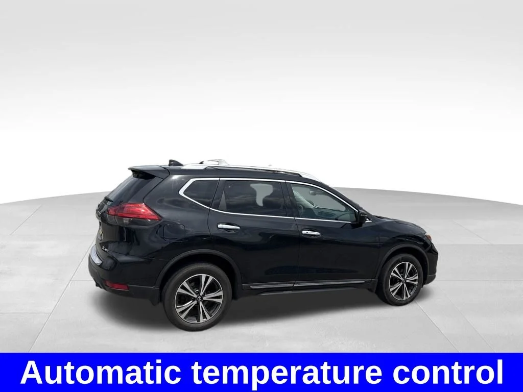Used 2017 Black Nissan SL image 7