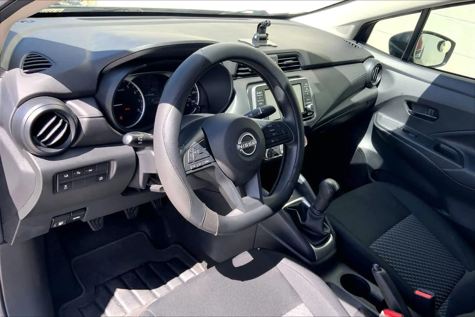 Used 2024  Nissan S image 2