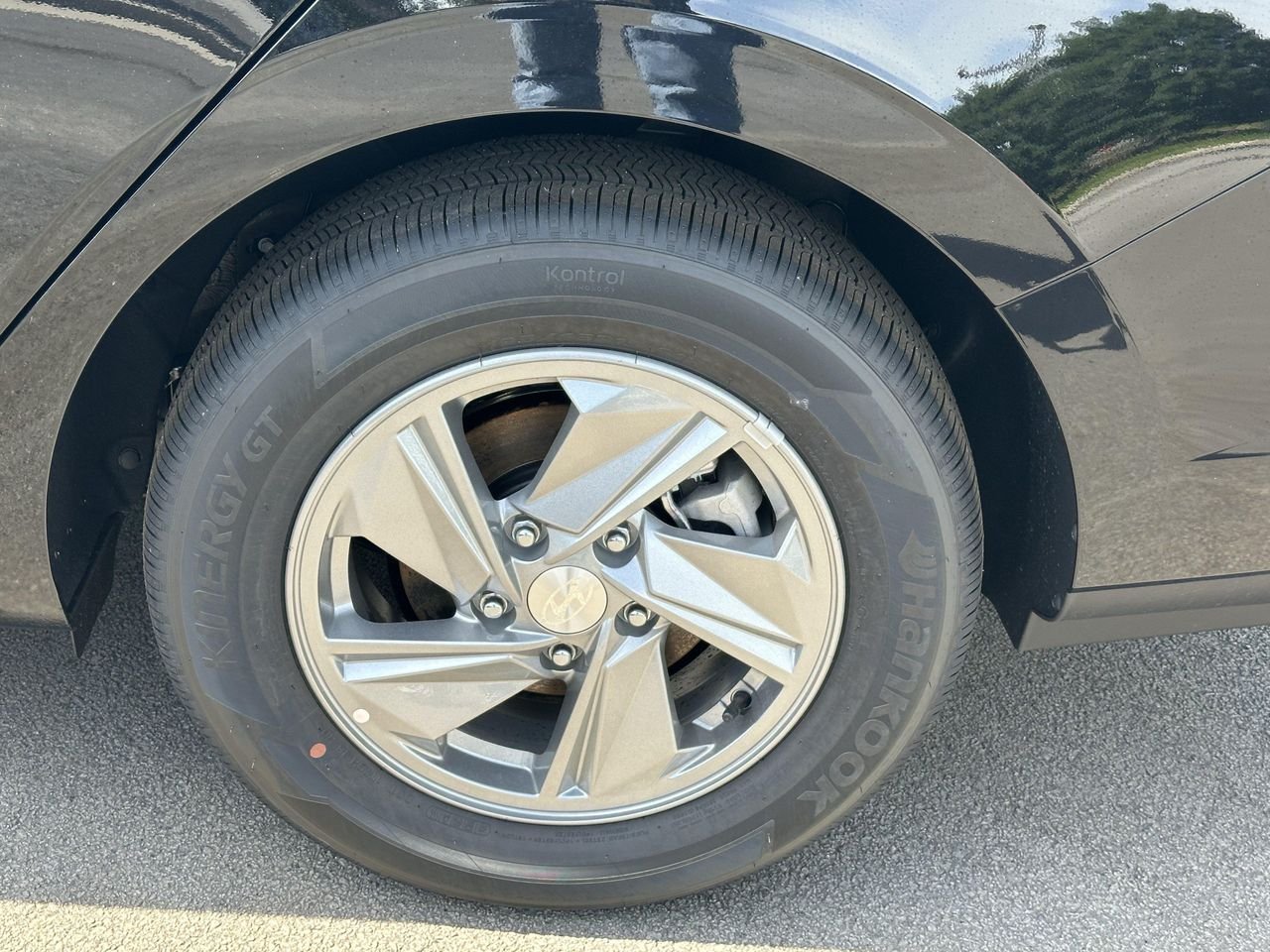 New 2026 Abyss Black Hyundai SE image 17