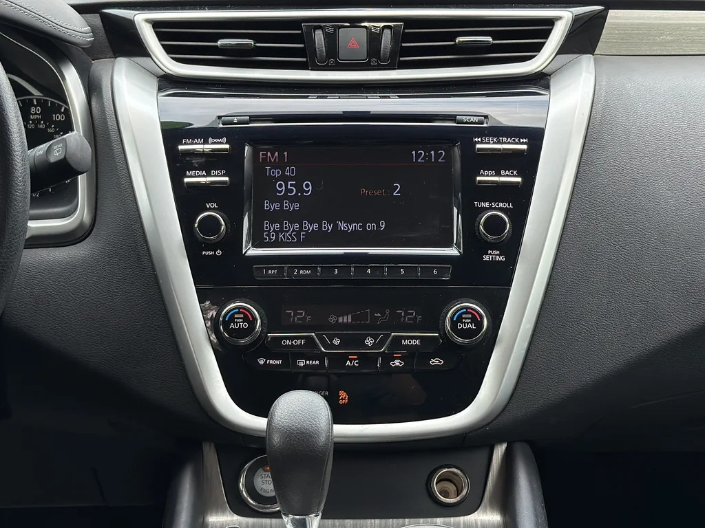 Used 2015 Orange Nissan S image 16