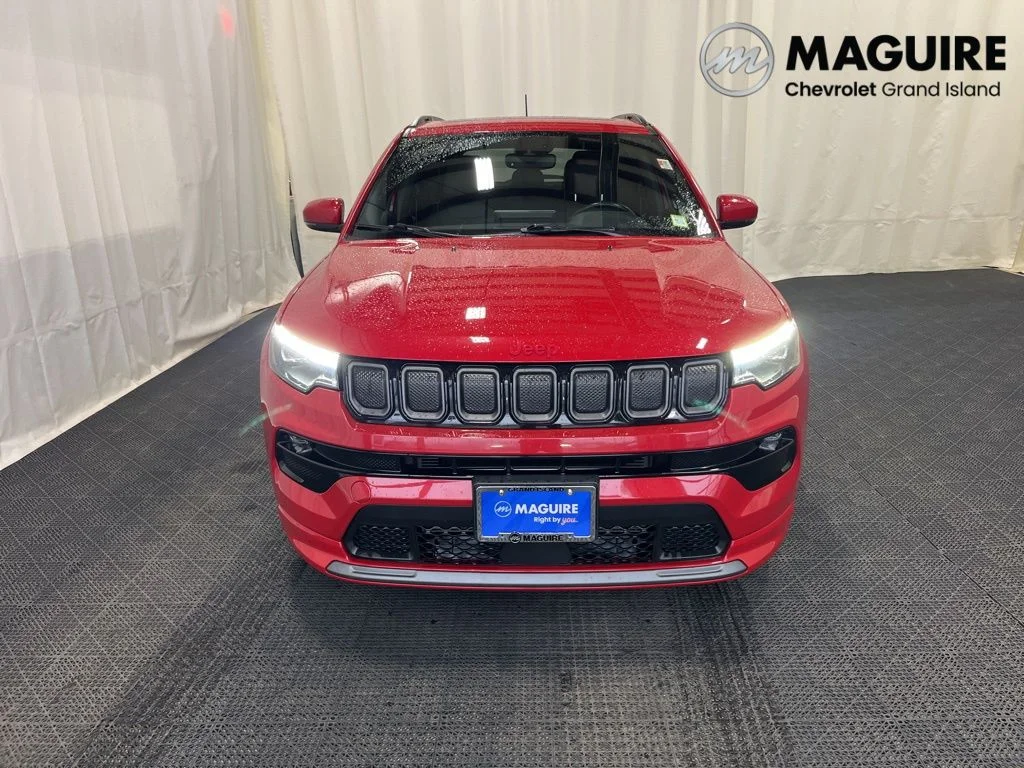 Used 2022 Red Jeep High Altitude image 30