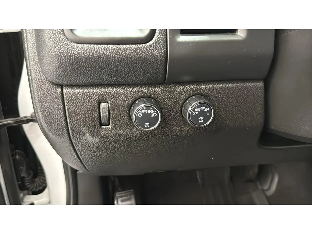 Used 2020 Summit White Chevrolet LT image 16