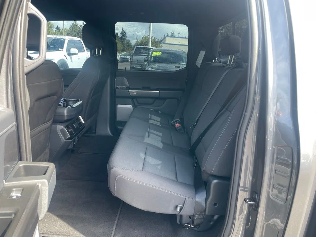 Used 2023 Gray Metallic Ford XLT image 8