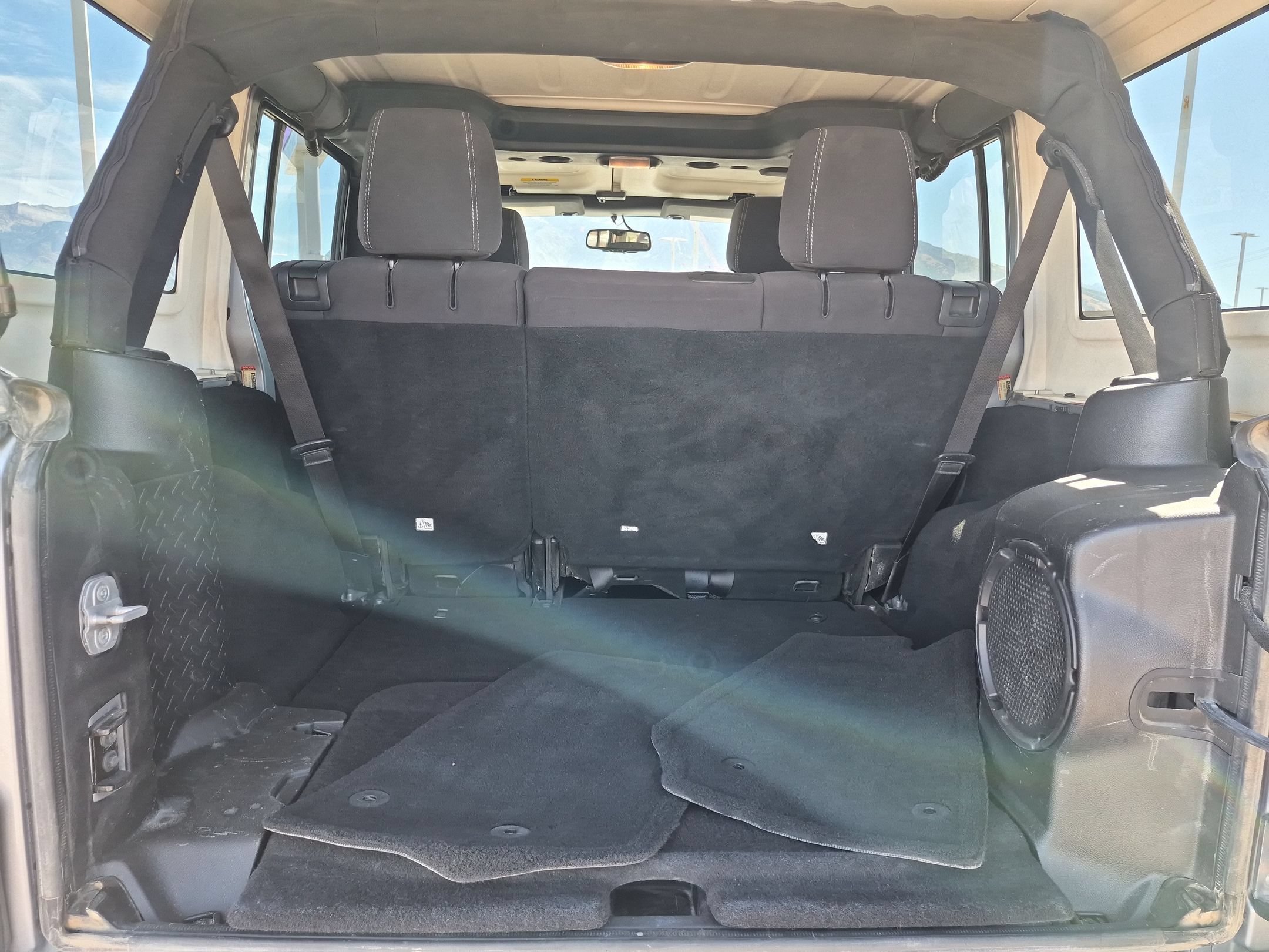 Used 2013 Billet Silver Metallic Jeep Sahara image 26