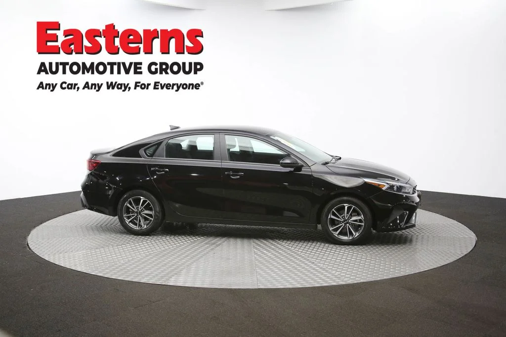 Used 2022 Black Kia LXS image 43