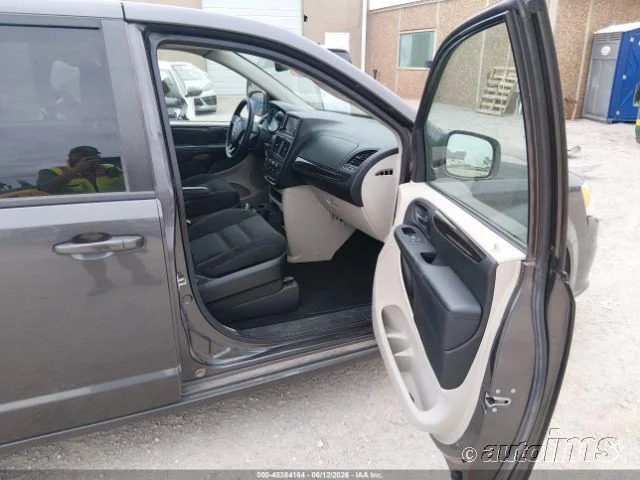 Used 2018 Gray Dodge SE image 8