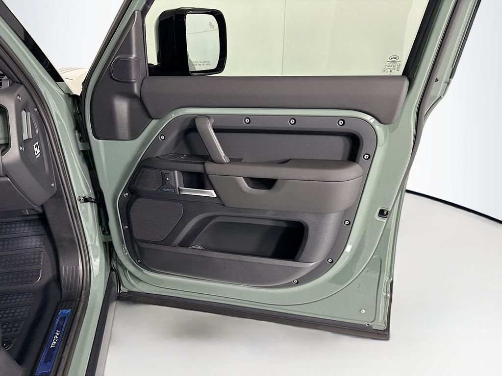 New 2026 Keswick Green Land Rover Trophy Edition Deep Sandglow image 27