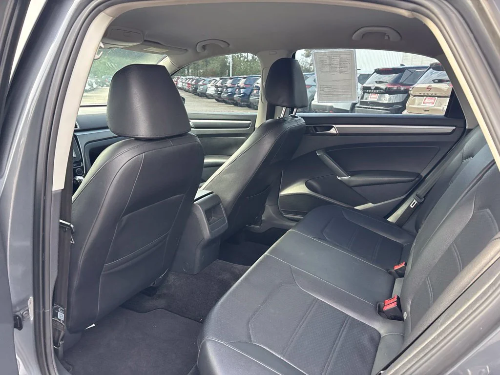 Used 2016 Gray Volkswagen 1.8T R-Line image 8
