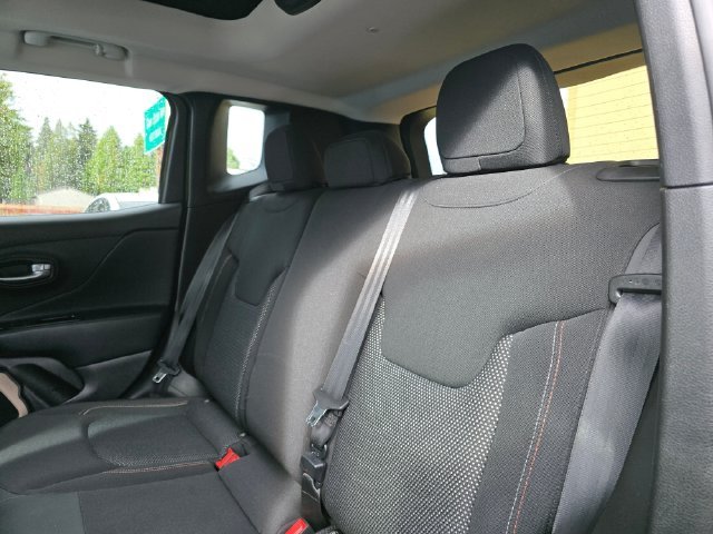 2016 Jeep Renegade 75th Anniversary Edition - Photo 17