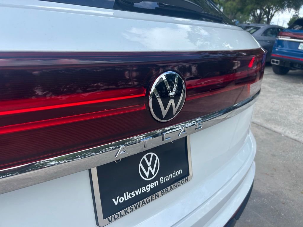 New 2026 White/off-white Volkswagen 2.0T SE image 31