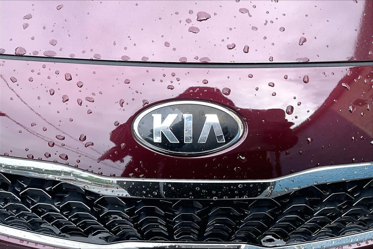 Used 2018 Garnet Red Kia LX image 29