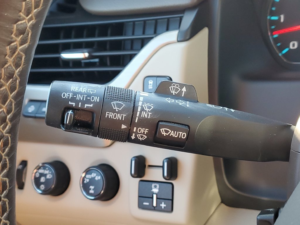 Used 2020 White GMC Denali image 23