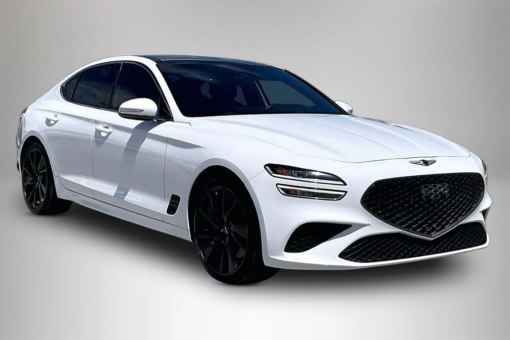 Used 2023 White Genesis 3.3T image 1