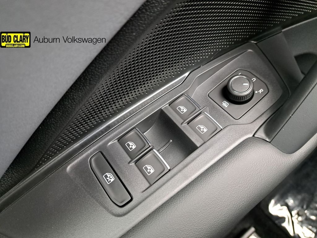 New 2026 White/off-white Volkswagen 2.0T SE image 12