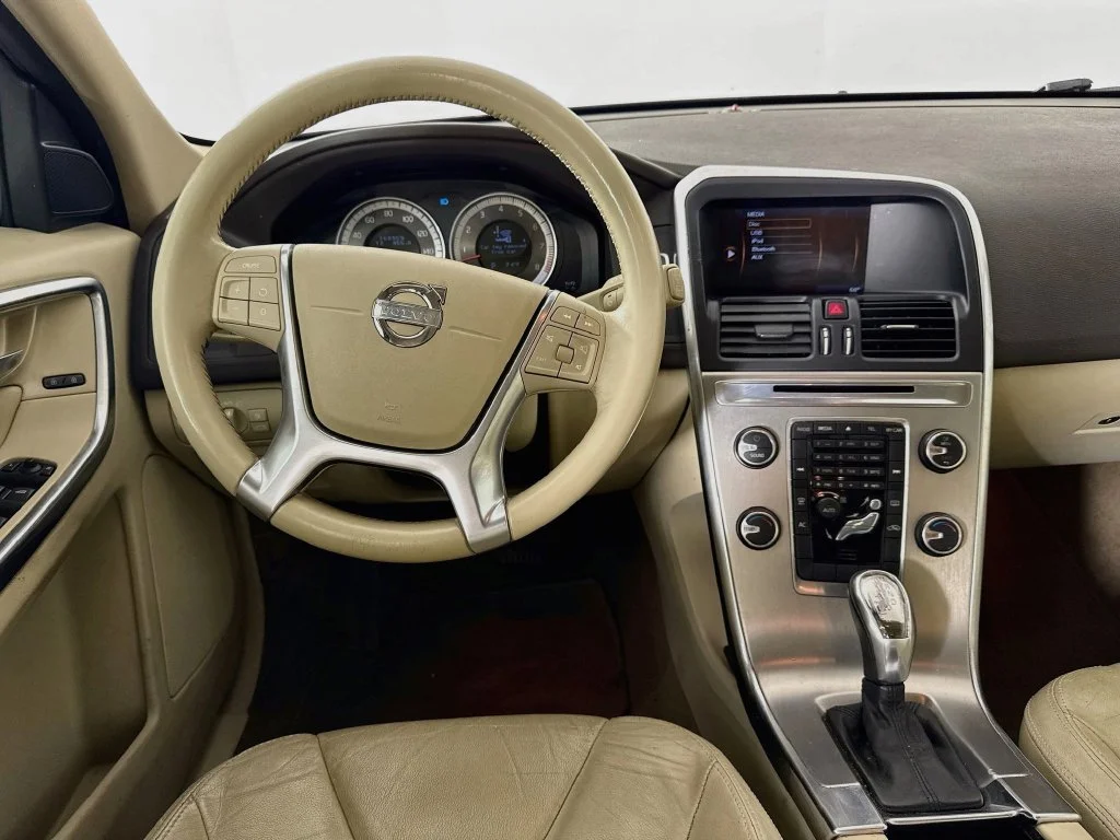 Used 2013 Red Volvo 3.2 image 25