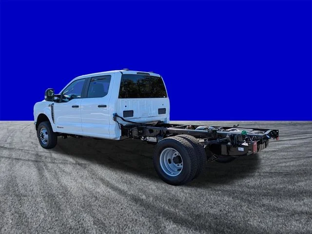 2026 Ford F-350 Super Duty Chassis Cab XL - Photo 6