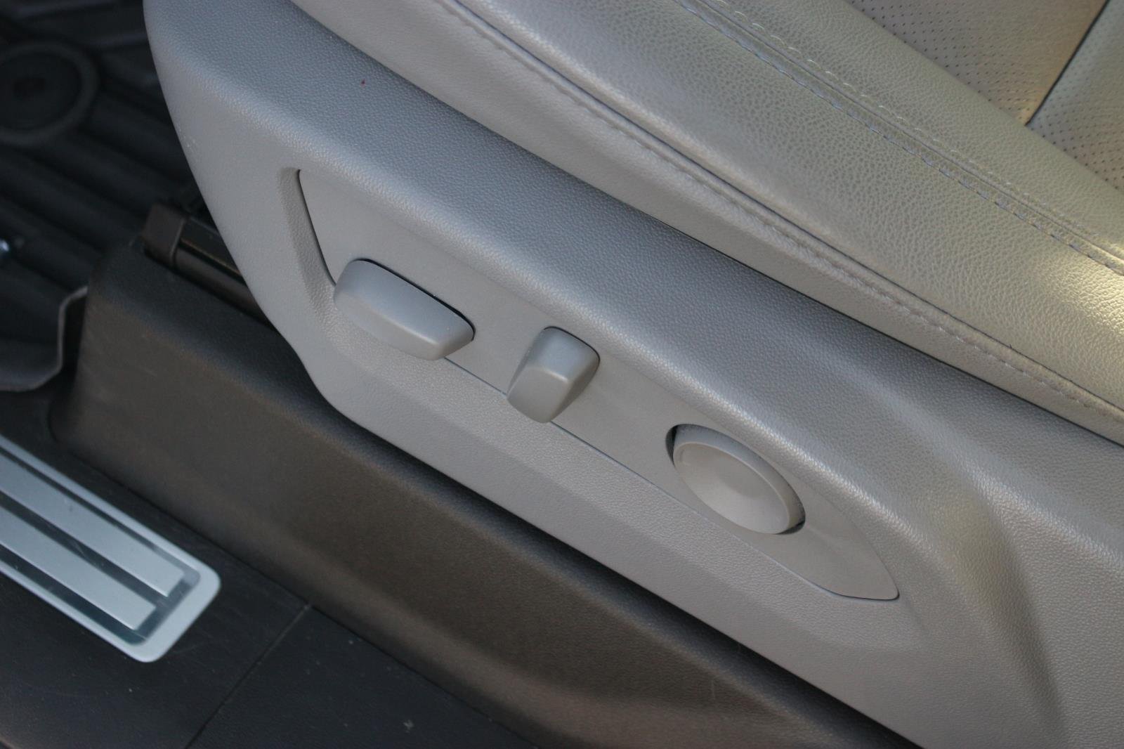 Used 2024 Summit White Chevrolet LTZ image 18