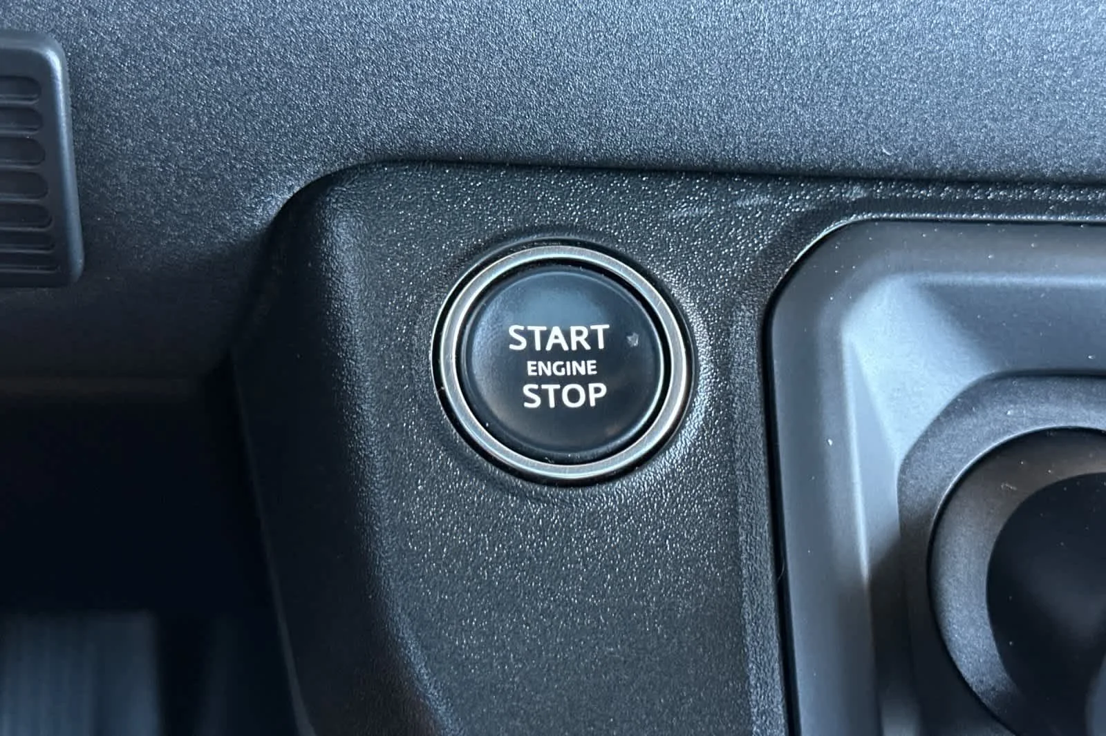 Used 2023 Gondwana Stone Land Rover X-Dynamic SE image 23