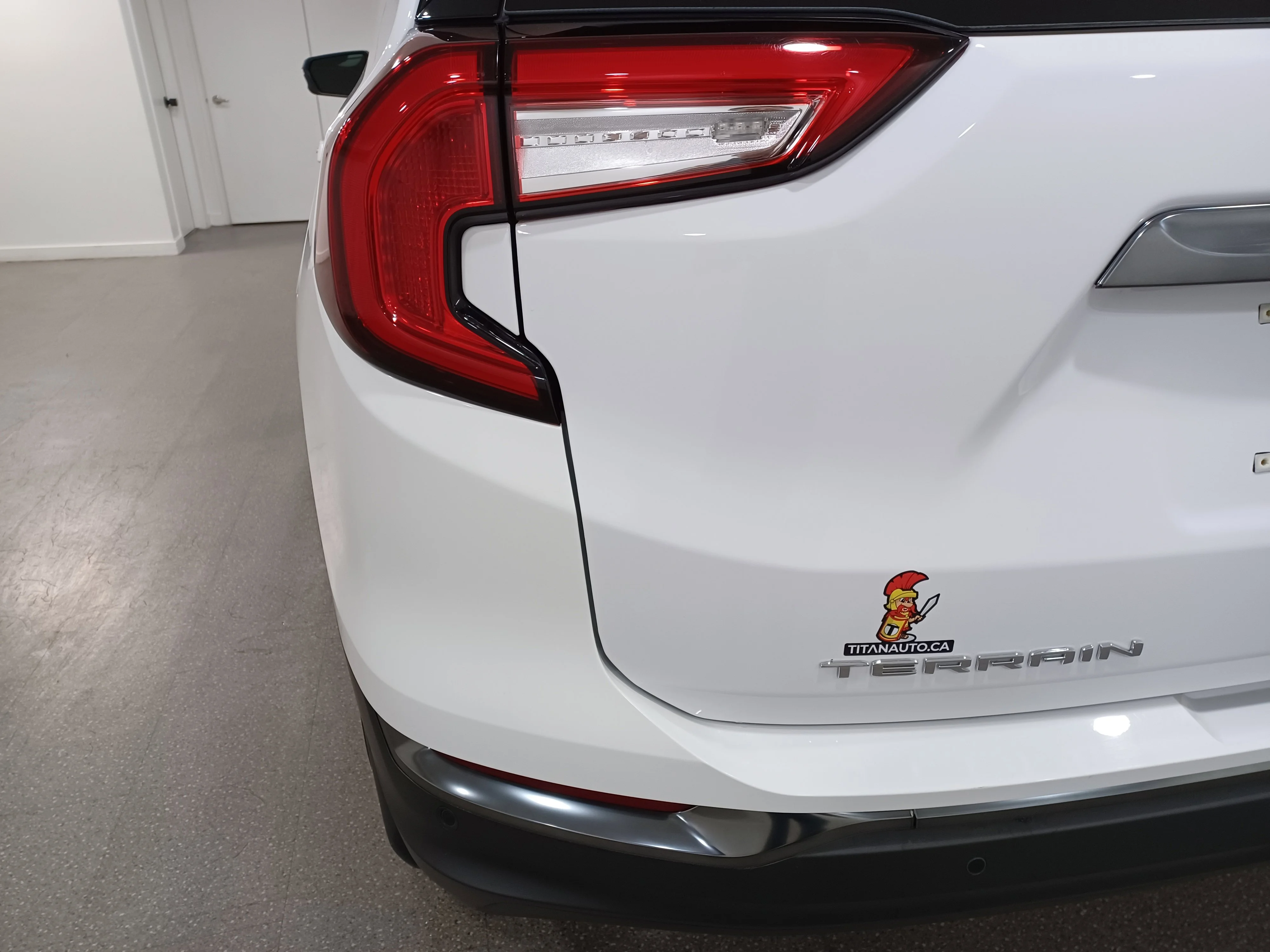 Certified Used 2023 White GMC AT4 AWD *Adaptive Cruise | Remote Start | Htd Leather | Htd Wheel | Apple CarPlay | Park Assist image 21