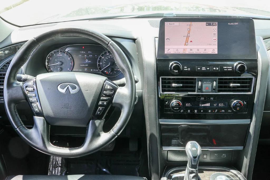 Certified Used 2024 Gray INFINITI LUXE image 7