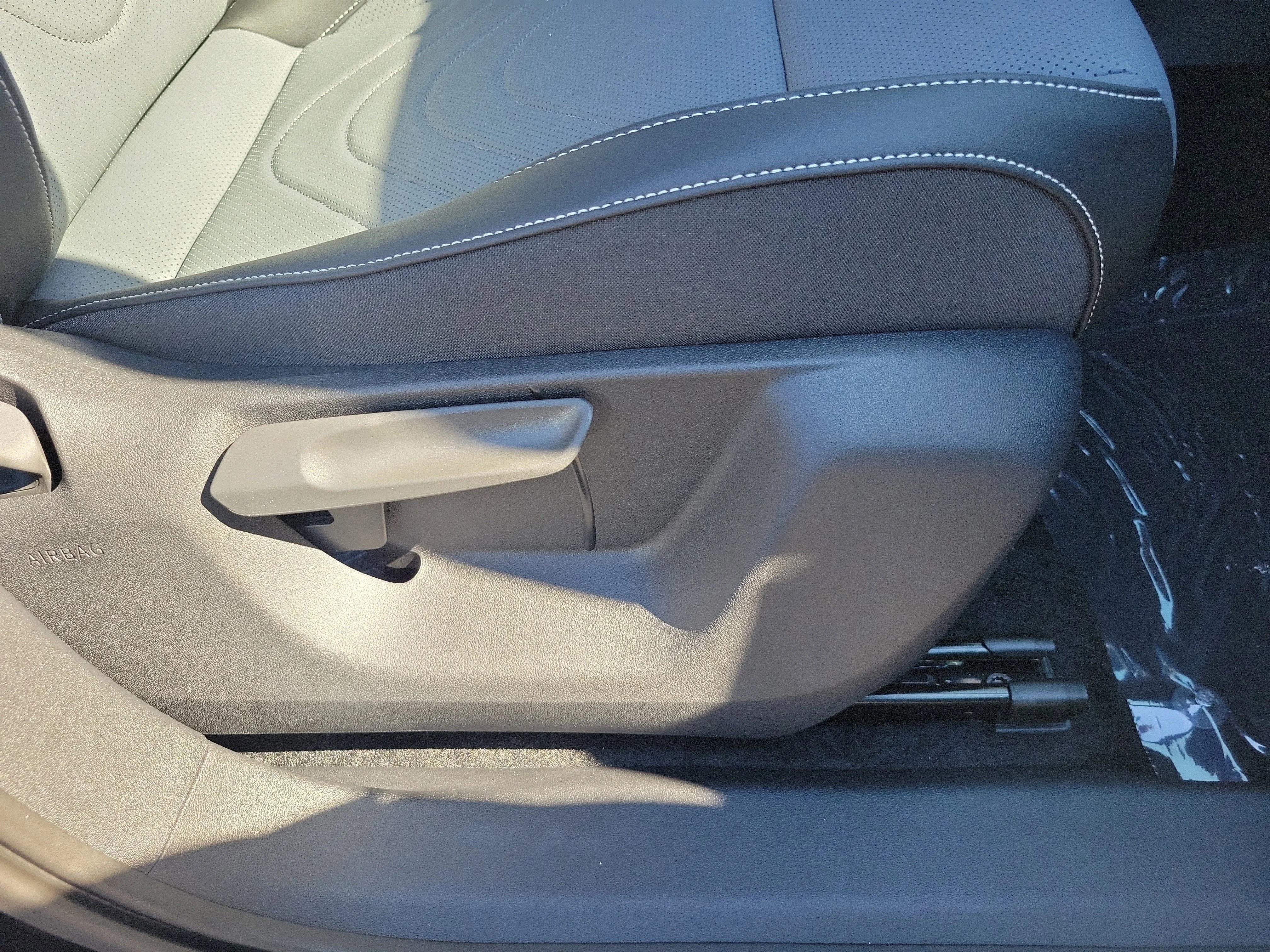 2026 Volkswagen Tiguan SE R-LINE BLACK - Photo 7