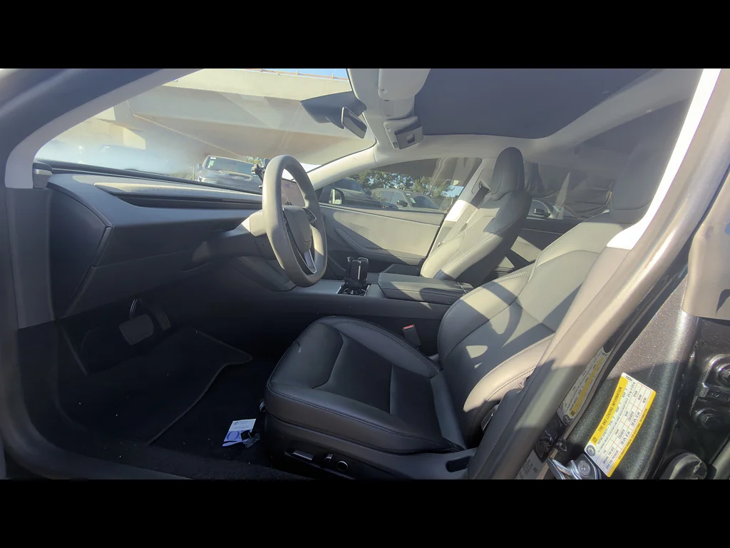 Used 2025  Tesla Long Range image 6