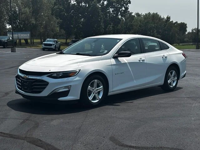 Used 2022 White Chevrolet LS image 3