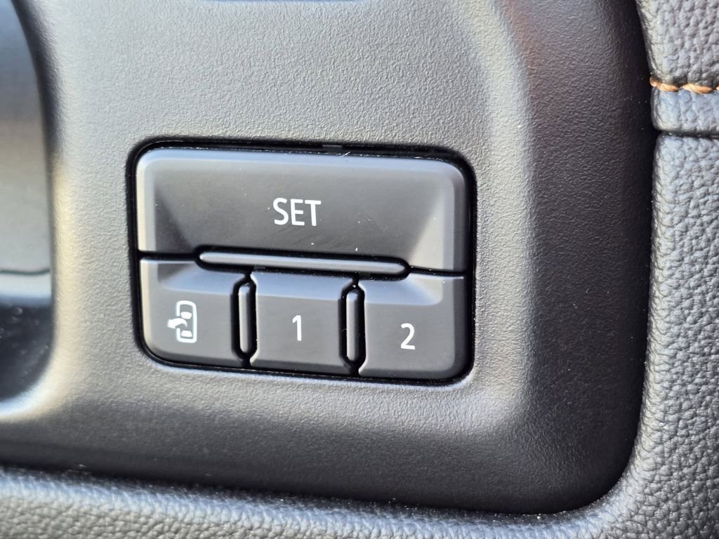 Used 2021 Summit White GMC AT4 image 19