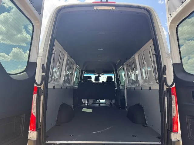 New 2026  Mercedes-Benz Crew 170 WB image 9