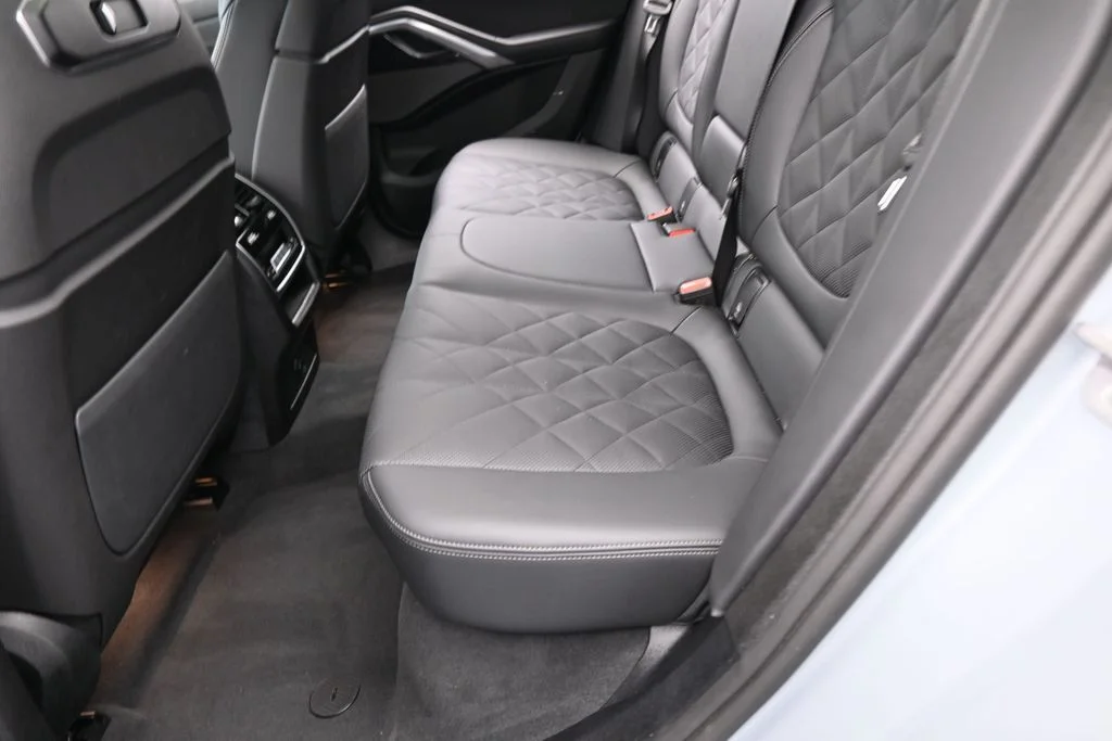 Used 2026 Gray Metallic BMW xDrive40i image 41