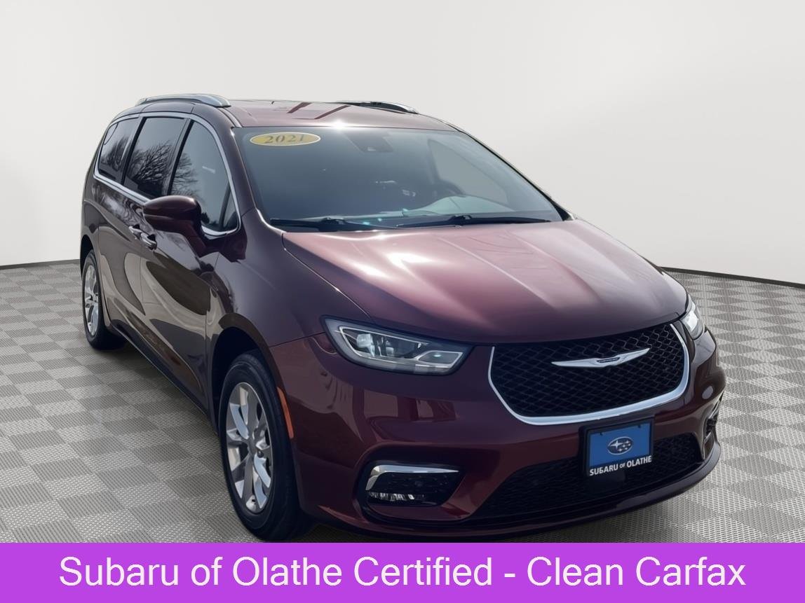 2021 Chrysler Pacifica Touring L's photo