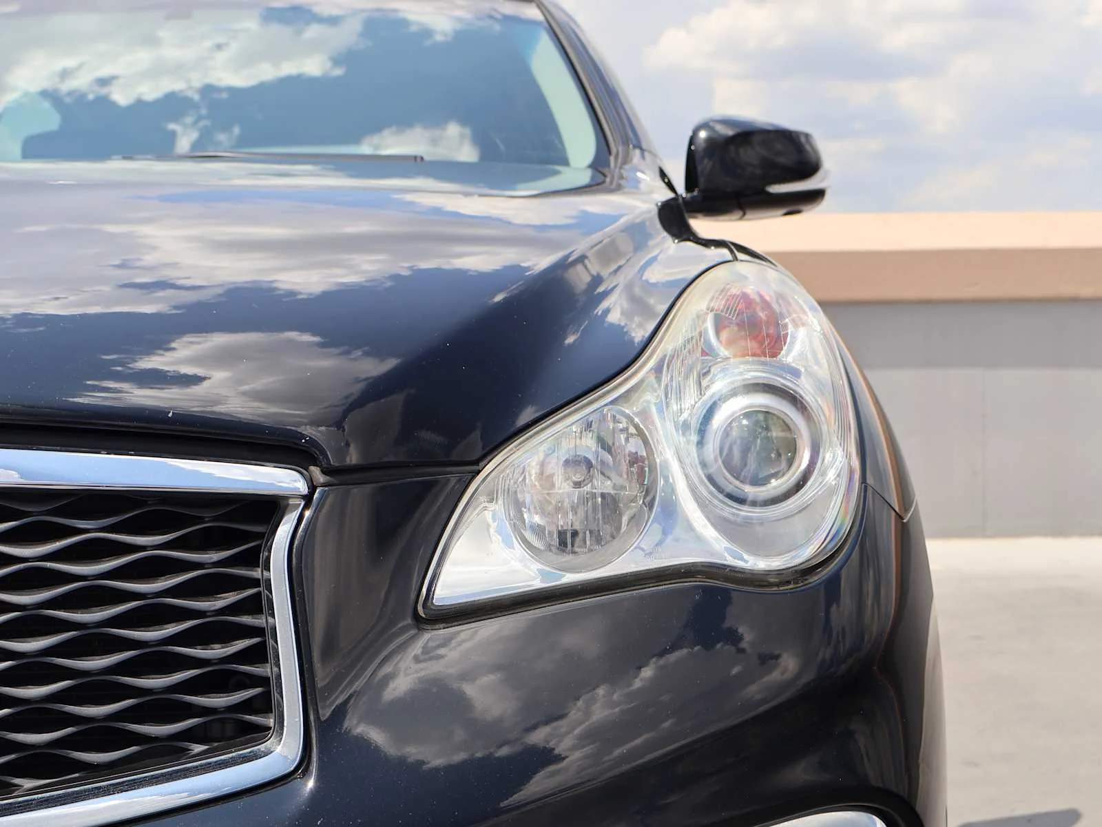 Certified Used 2017 Black Obsidian INFINITI  image 10