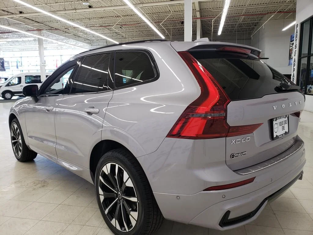 2026 Volvo XC60 Plus - Photo 6