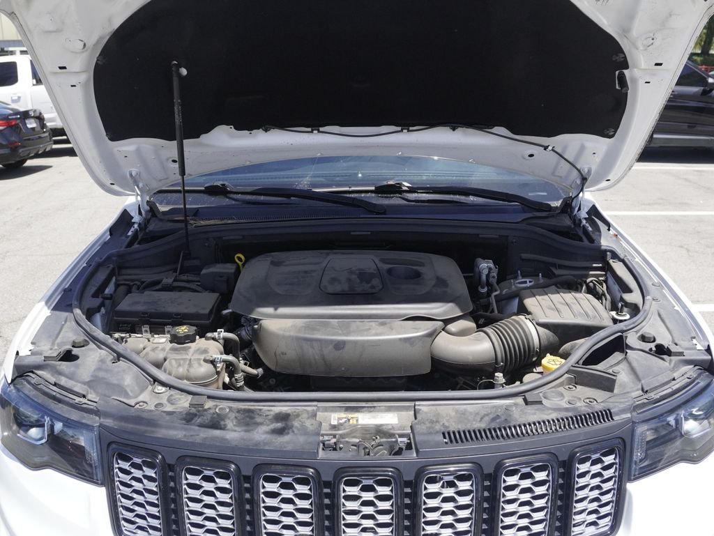 Used 2021 White Jeep Laredo X image 28