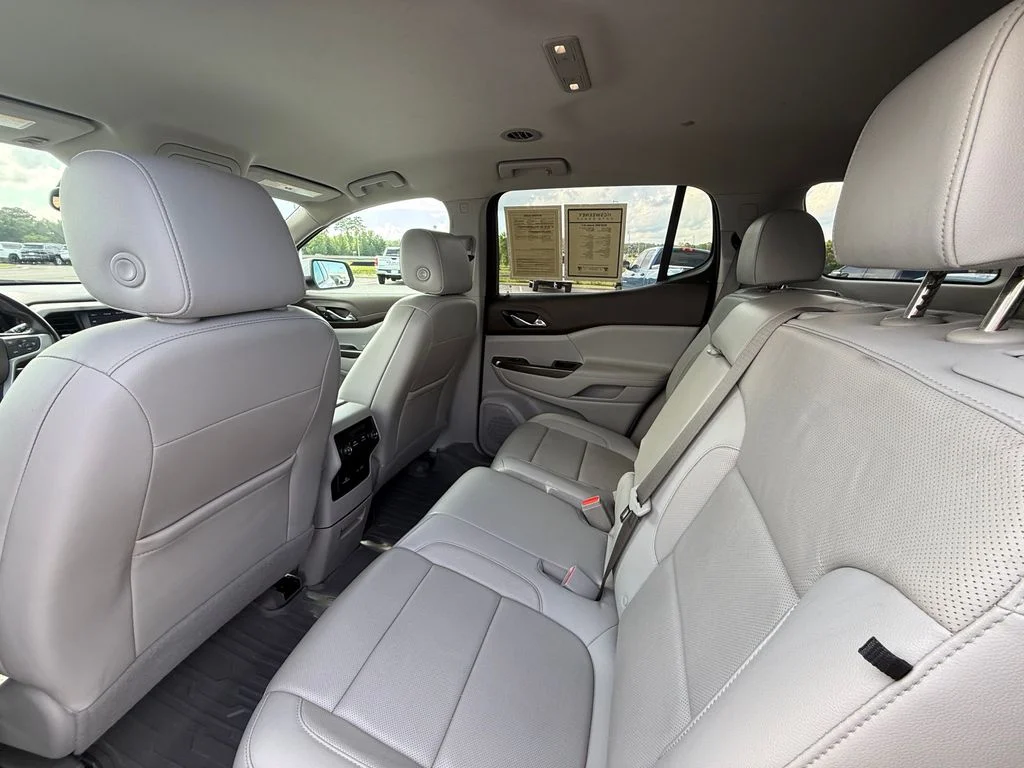 Used 2020 White GMC SLT image 23