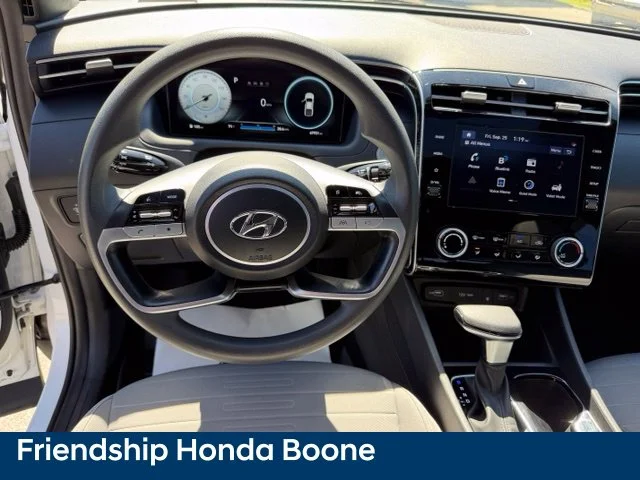 Used 2022 White Hyundai SEL image 19