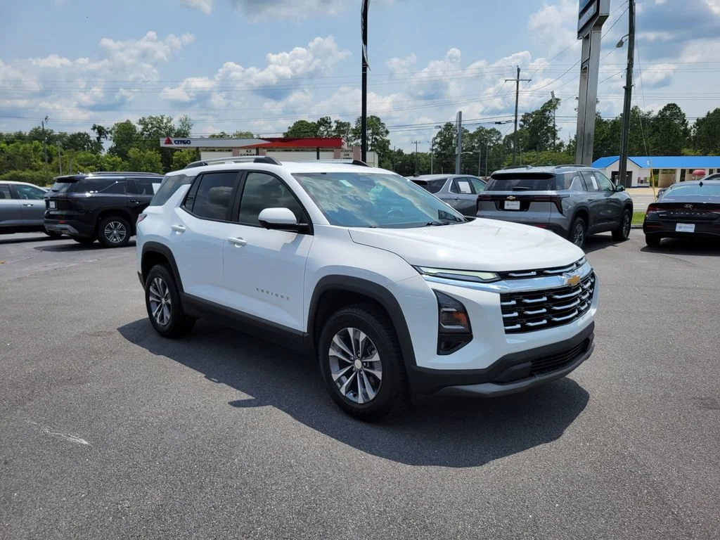 Used 2025 Summit White Chevrolet LT image 7