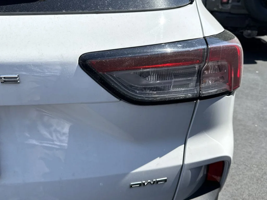 Used 2022 Oxford White Ford SEL image 37