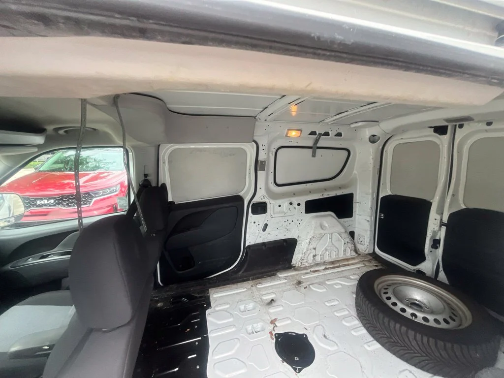 Used 2016 Bright White Ram Tradesman image 28