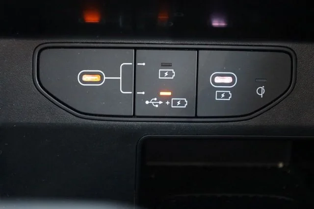 Used 2025 Silver Kia X-Line SX Prestige image 33