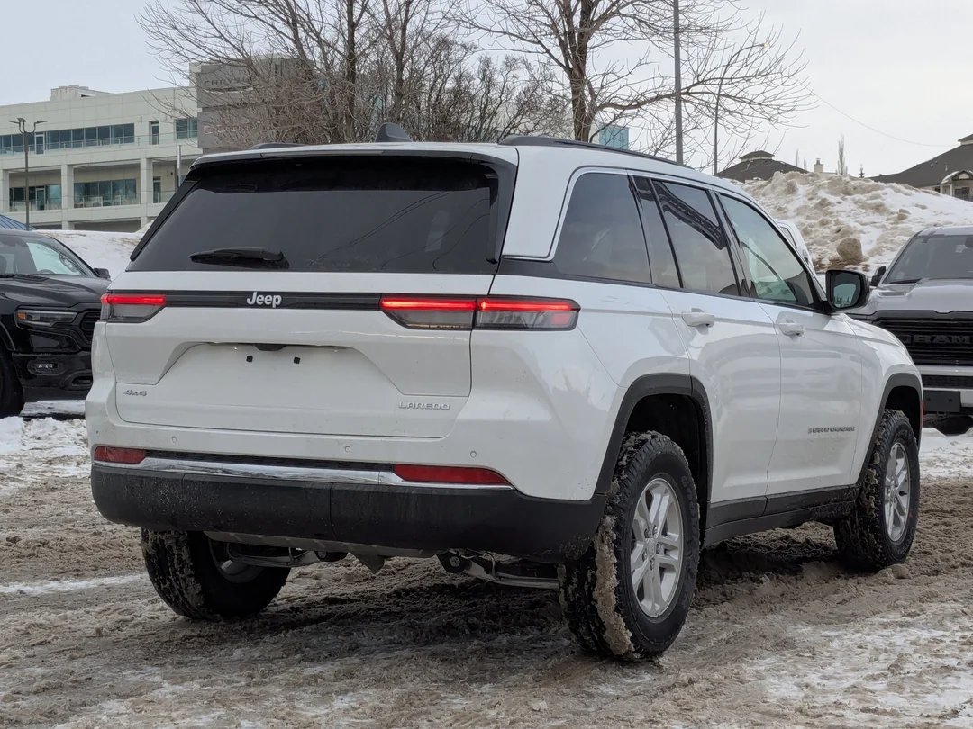 New 2025 White Jeep Laredo - - 4x4 - Heated Seats & Steering - Adaptive Cruise - LED Lighting & More! image 8