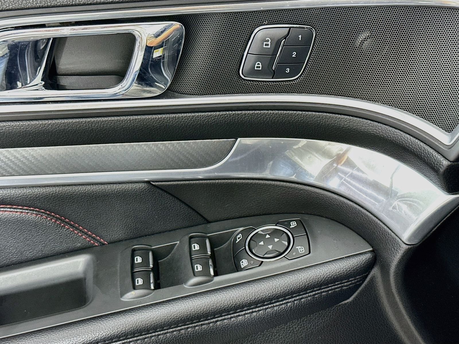 Used 2017 Quartz Metallic Ford Sport image 19